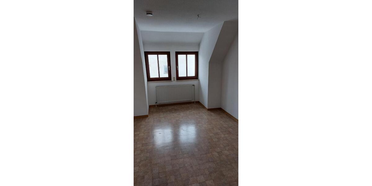 Dachgeschoßwohnung Trochtelfingen - 4 Zimmer, 98 m&sup2;, 580&euro; | Angebot:24756263
