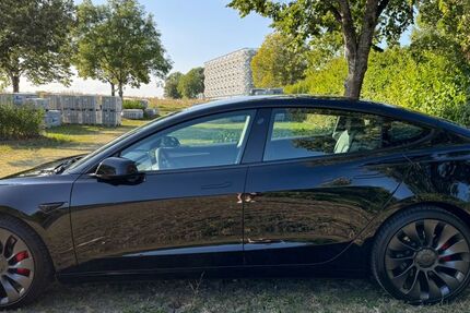 Tesla Model 3 55.600 km 31.500 &euro; Reutlingen 72762