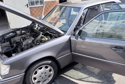 Mercedes-Benz 220 311.000 km 7.200 &euro; Stuttgart 70188