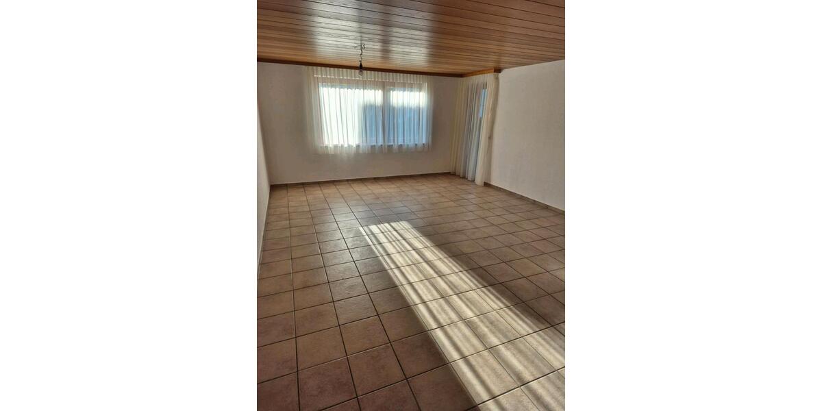 Erdgeschoßwohnung Schönaich - 4.5 Zimmer, 100 m&sup2;, 1.250&euro; | Angebot:25402483