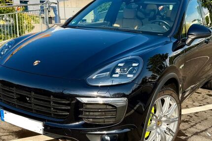 Porsche Cayenne 117.500 km 32.800 &euro; Stuttgart 70439