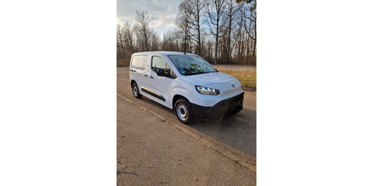Toyota Proace City 39.350 km 16.990 &euro; Böblingen 71032
