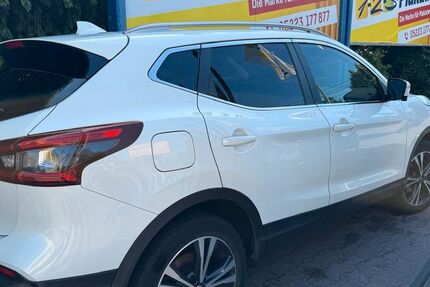 Nissan Qashqai 83.000 km 14.990 &euro; Stuttgart 70435