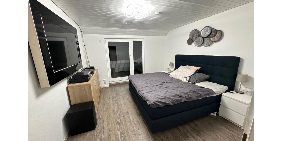 Doppelhaushälfte Nürtingen - 5 Zimmer, 180 m&sup2;, 2.600&euro; | Angebot:26479674