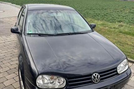 VW Golf 313.500 km 1.999 &euro; Sindelfingen 71063