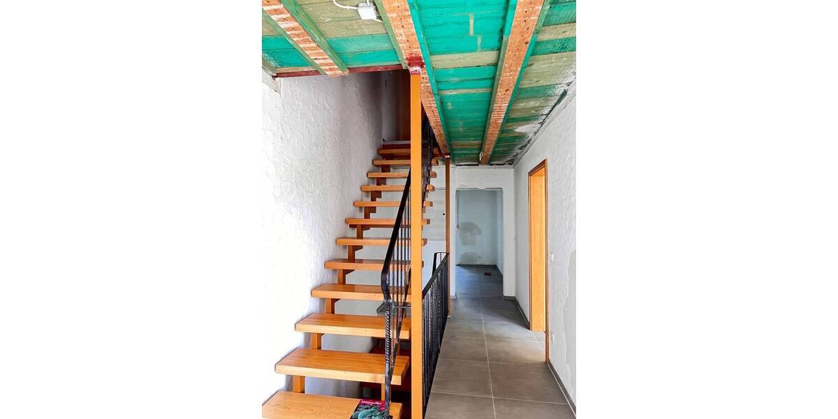 Mehrfamilienhaus, Wohnhaus Herrenberg - 7 Zimmer, 220 m&sup2;, 695.000&euro; | Angebot:25780767