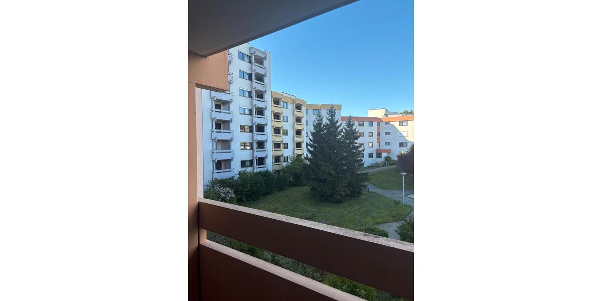 Etagenwohnung Stuttgart Botnang - 3.5 Zimmer, 82 m&sup2;, 1.700&euro; | Angebot:26395496
