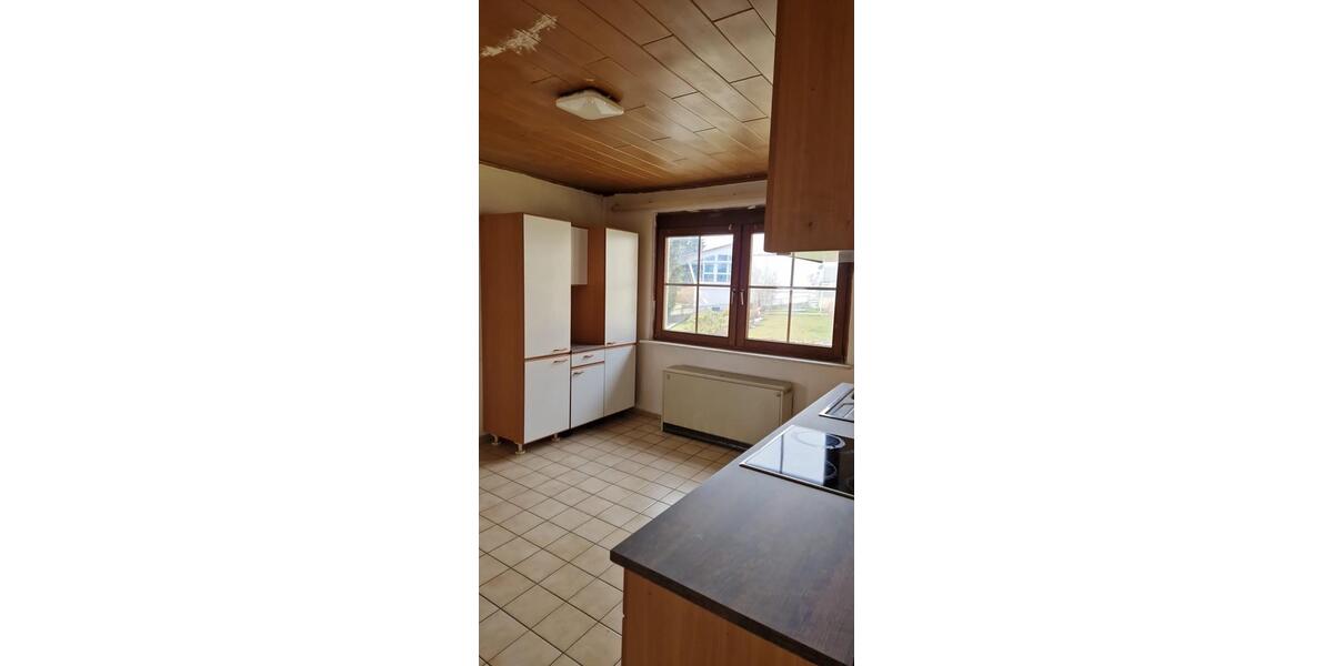 Etagenwohnung Burladingen - 3 Zimmer, 85 m&sup2;, 550&euro; | Angebot:25959867