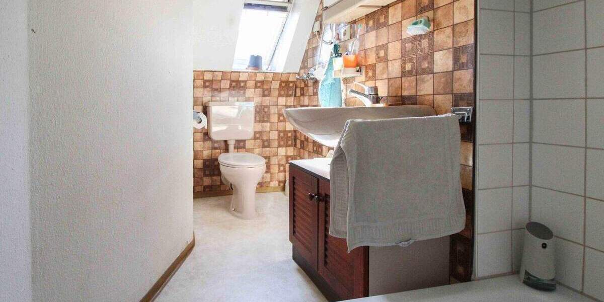 Mehrfamilienhaus, Wohnhaus Stuttgart Heumaden - 9 Zimmer, 398.000&euro; | Angebot:25650594