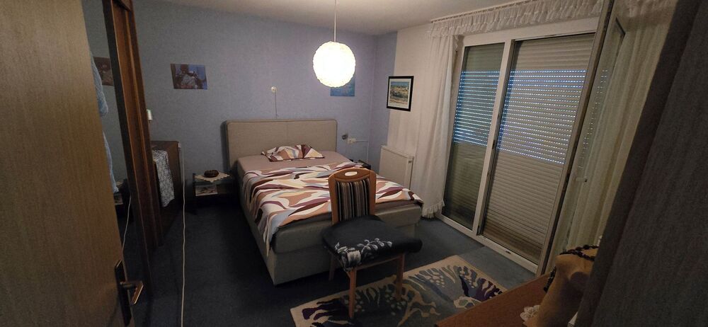 Gepflegte Doppelhaushälfte als 2-Familienhaus mit großem Garten & Weitblick - Einfamilienhaus Bad Urach | Angebot:27500597