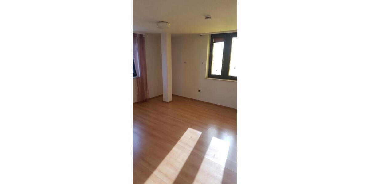 Etagenwohnung Böblingen - 5 Zimmer, 160 m&sup2;, 1.499&euro; | Angebot:25713647