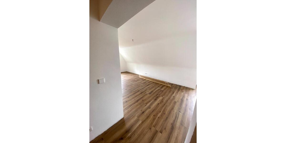 Etagenwohnung Gäufelden - 4.5 Zimmer, 85 m&sup2;, 297.000&euro; | Angebot:25420835