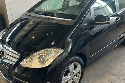 Mercedes-Benz A 180 232.320 km 2.490 &euro; Holzgerlingen 71088