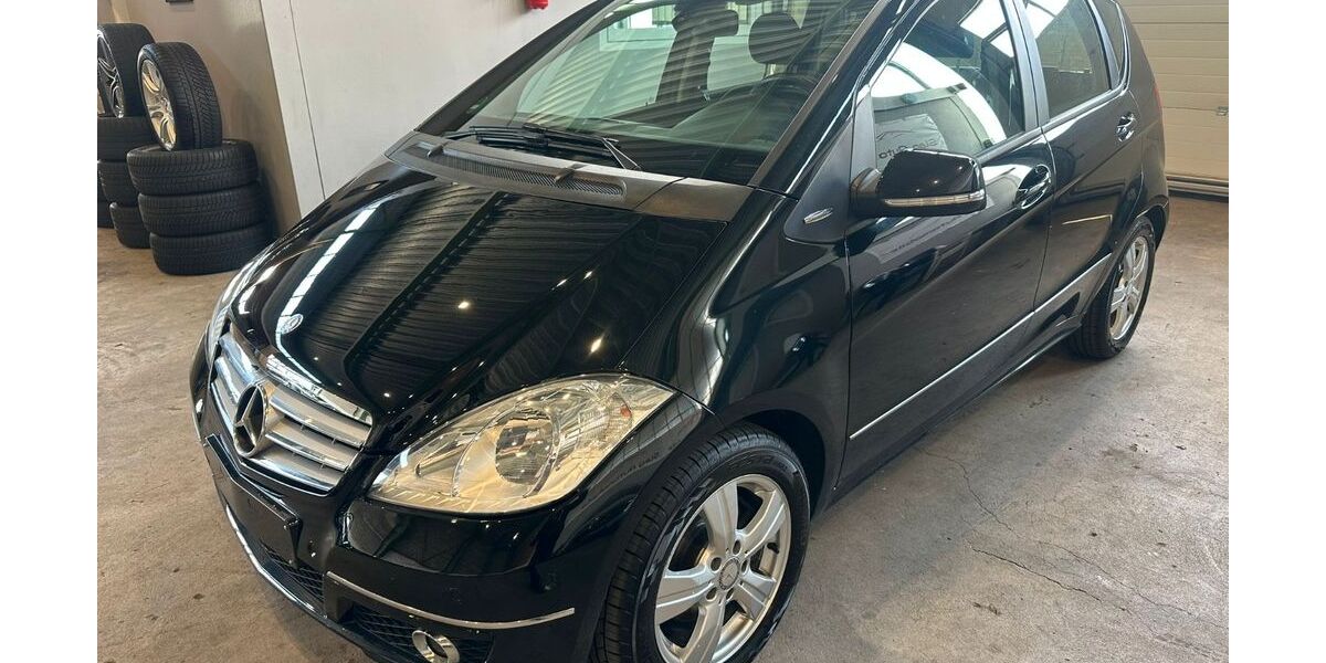 Mercedes-Benz A 180 232.320 km 2.490 &euro; Holzgerlingen 71088