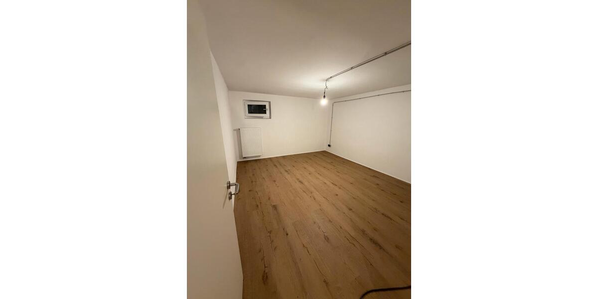 Reihenhaus Stuttgart Stuttgart-West - 6 Zimmer, 158 m&sup2;, 2.600&euro; | Angebot:26074634