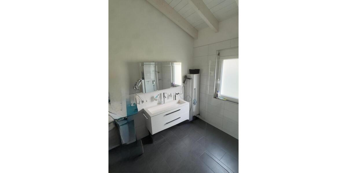 Einfamilienhaus Neuffen - 3.5 Zimmer, 93 m&sup2;, 1.550&euro; | Angebot:24748956