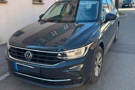 VW Tiguan 24.500 km 22.490 &euro; Ehningen 71139