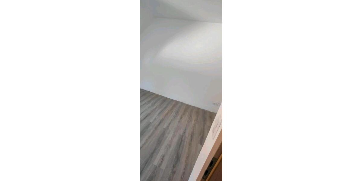 Etagenwohnung Ebhausen - 7 Zimmer, 120 m&sup2;, 1.400&euro; | Angebot:26481755