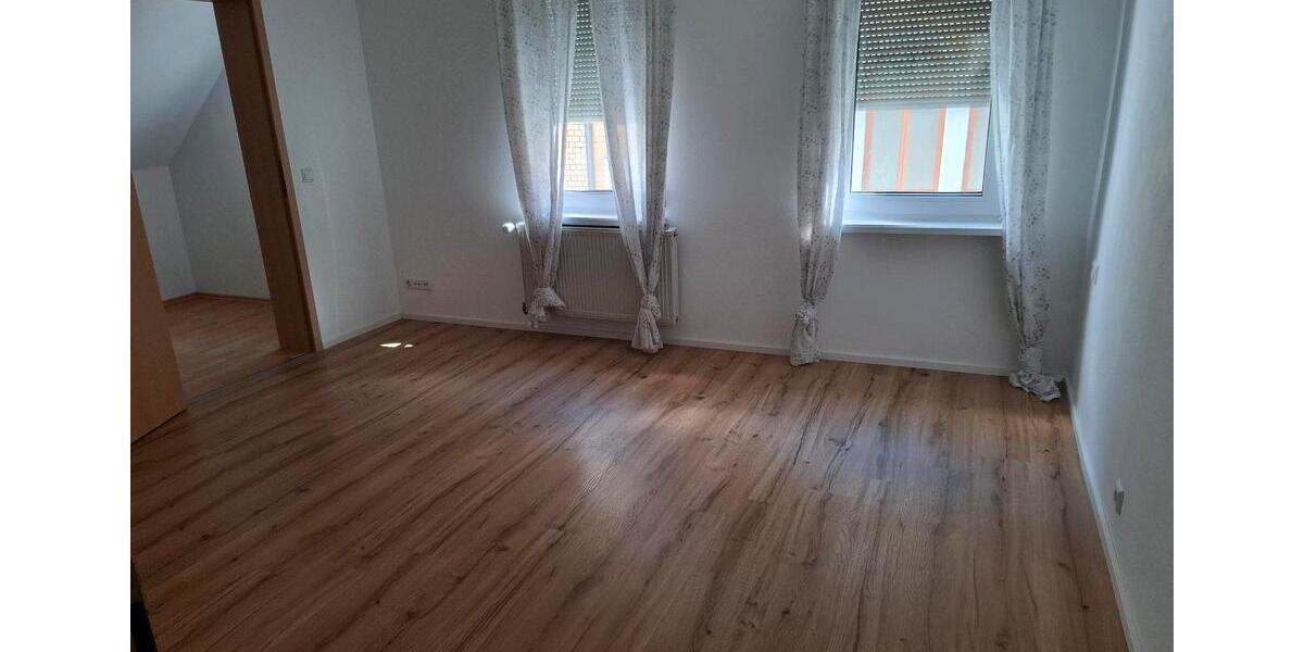 Dachgeschoßwohnung Reutlingen Reutlingen (Kernstadt) - 3.5 Zimmer, 103 m&sup2;, 450.000&euro; | Angebot:25936068