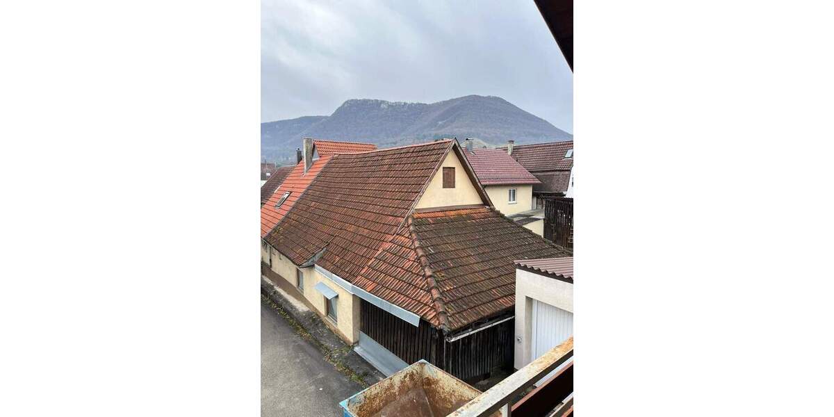 Einfamilienhaus Dettingen an der Erms - 8 Zimmer, 178 m&sup2;, 410.000&euro; | Angebot:25845877