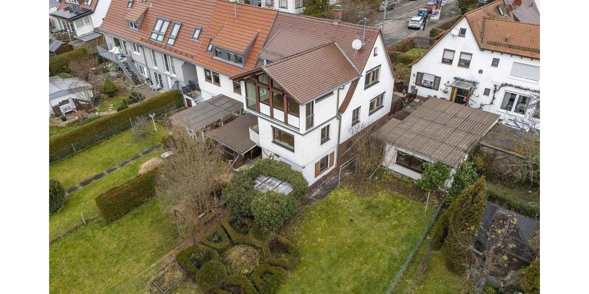 Einfamilienhaus Stuttgart Büsnau - 8 Zimmer, 149 m&sup2;, 820.000&euro; | Angebot:25745112