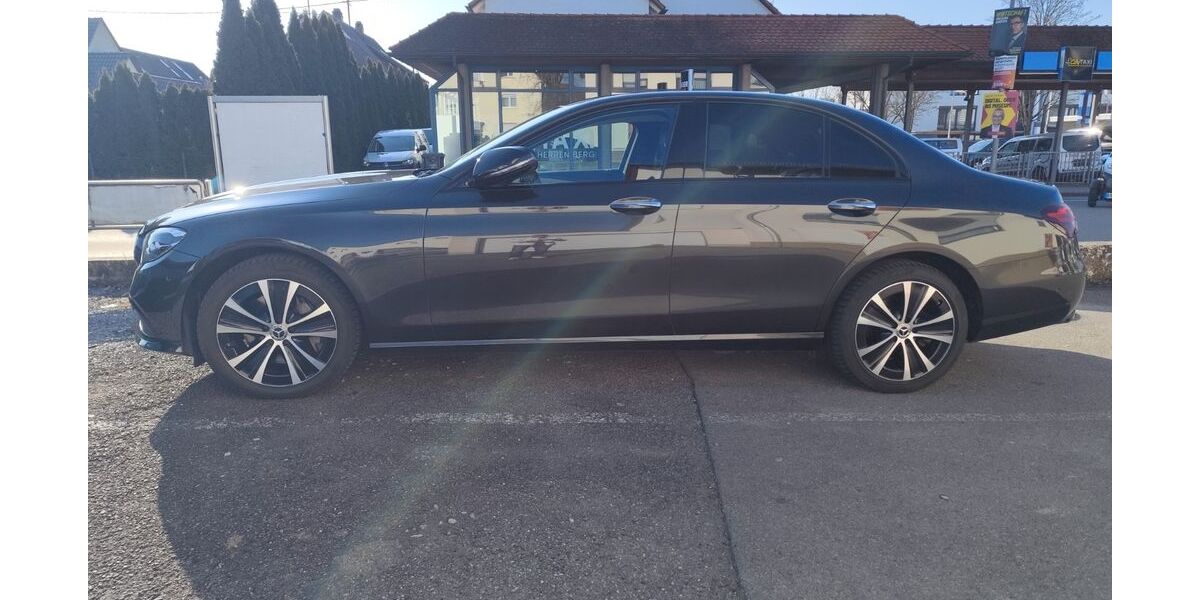Mercedes-Benz E 300 63.000 km 30.890 &euro; Herrenberg 71083