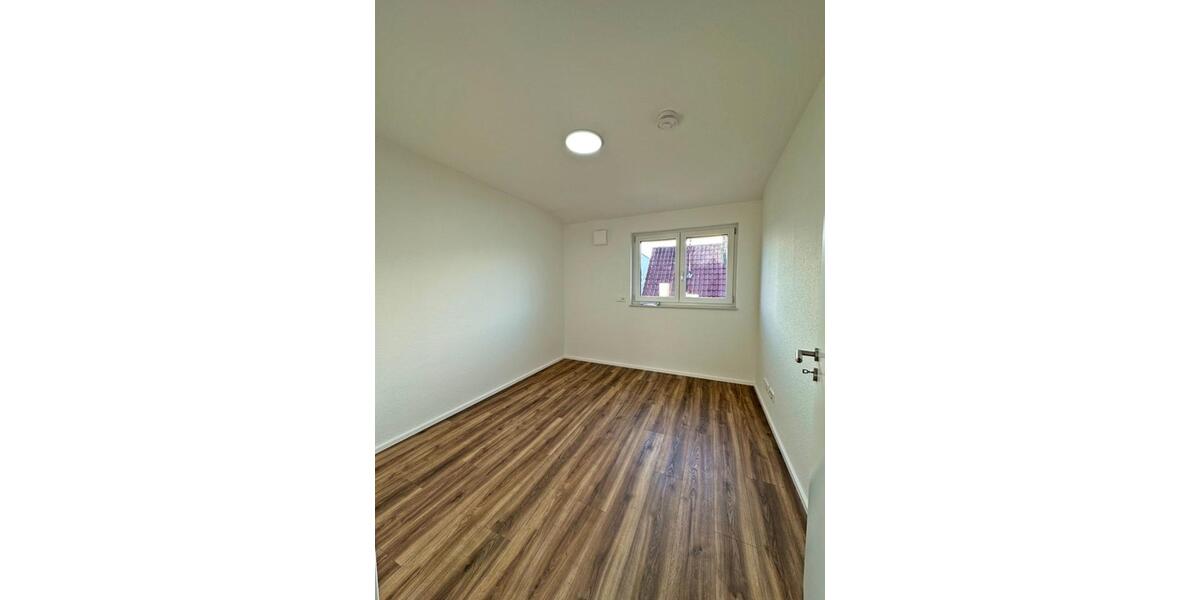 Dachgeschoßwohnung Gäufelden - 3 Zimmer, 79 m&sup2;, 1.190&euro; | Angebot:25857980