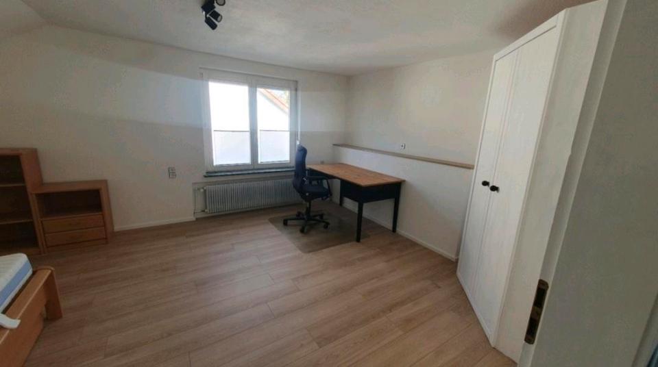 Dachgeschoßwohnung Rottenburg am Neckar - 3 Zimmer, 17 m&sup2;, 529&euro; | Angebot:26025505