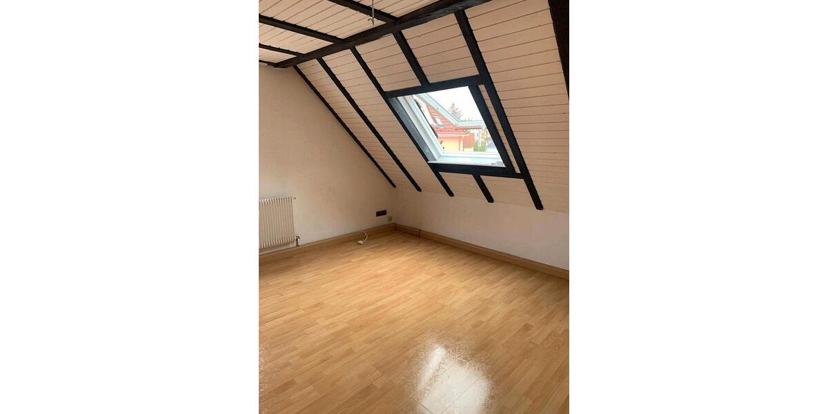 Dachgeschoßwohnung Reutlingen Reutlingen (Kernstadt) - 5 Zimmer, 64 m&sup2;, 219.000&euro; | Angebot:26524699