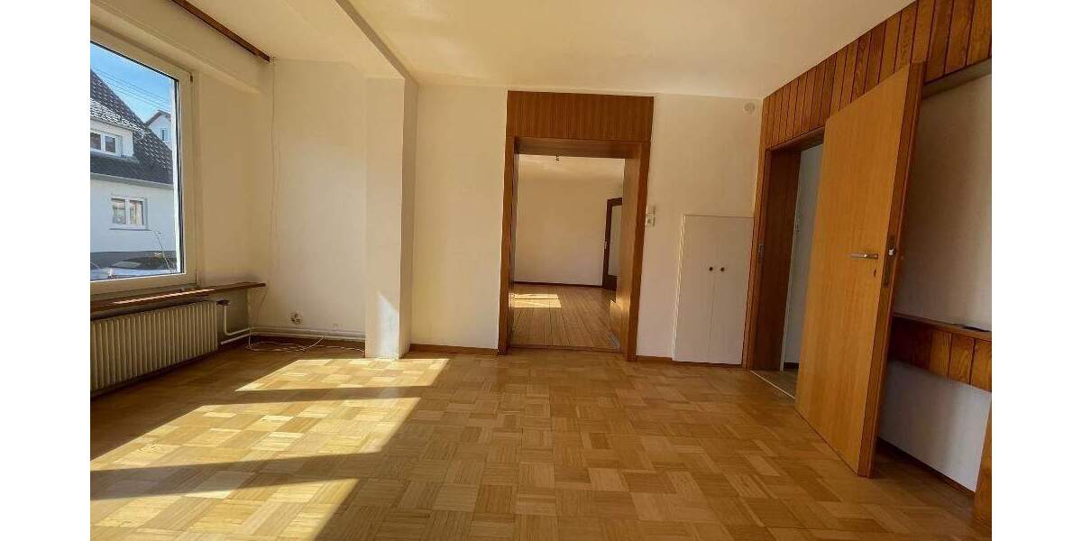 Doppelhaushälfte Renningen - 7 Zimmer, 155 m&sup2;, 2.200&euro; | Angebot:25898274