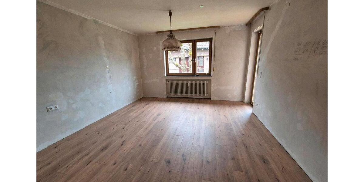 Erdgeschoßwohnung Herrenberg - 5 Zimmer, 117 m&sup2;, 1.400&euro; | Angebot:25941985