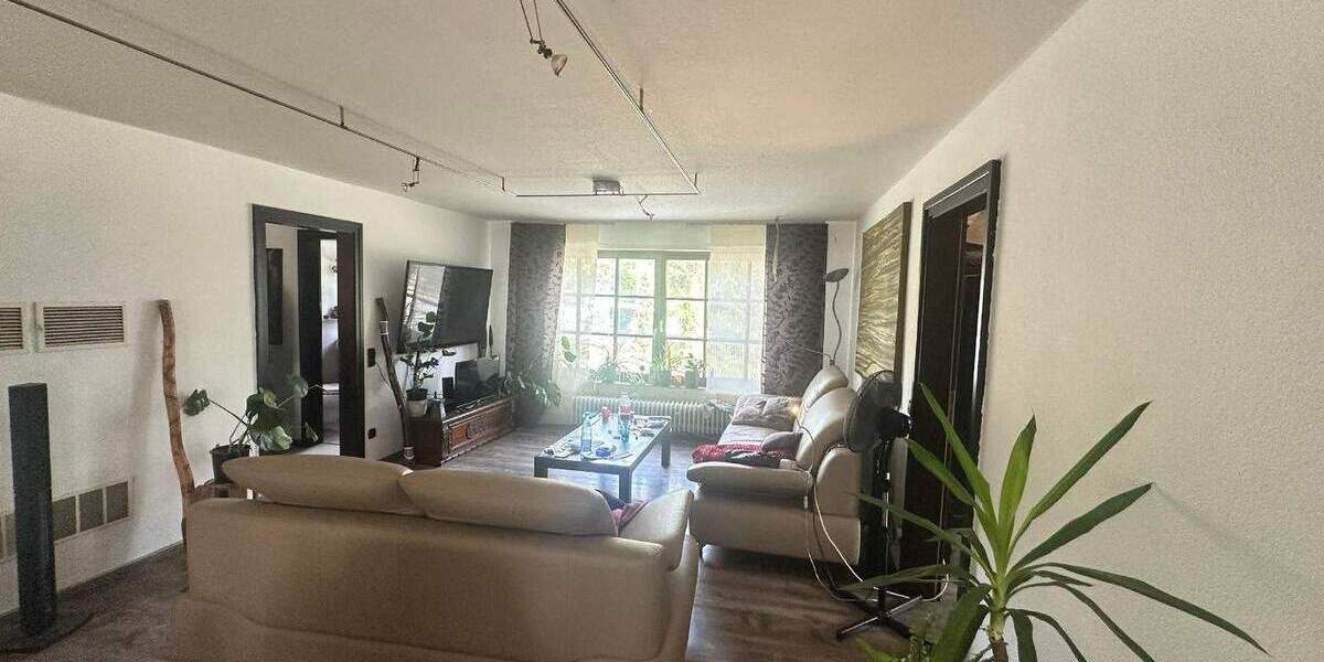 Mehrfamilienhaus, Wohnhaus Ostelsheim - 8 Zimmer, 300 m&sup2;, 1.000.000&euro; | Angebot:25674461