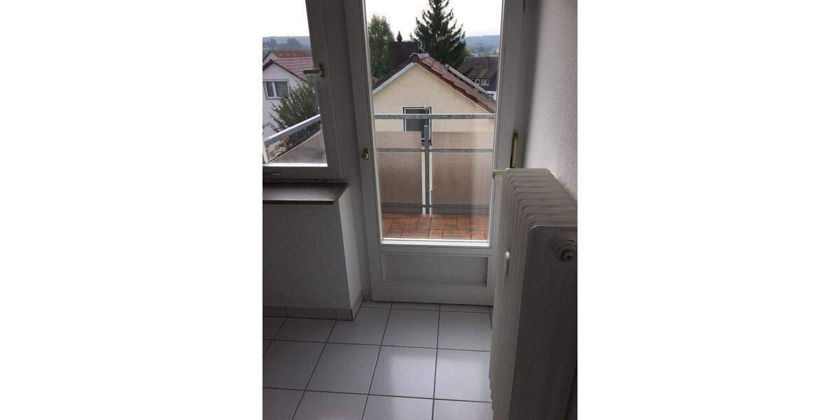 Etagenwohnung Böblingen - 3 Zimmer, 95 m&sup2;, 2.100&euro; | Angebot:25737012