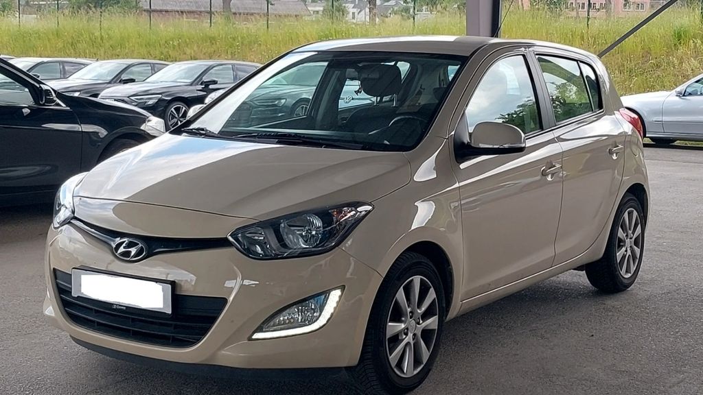 Hyundai i20 78.300 km 9.995 &euro; Reutlingen 72766