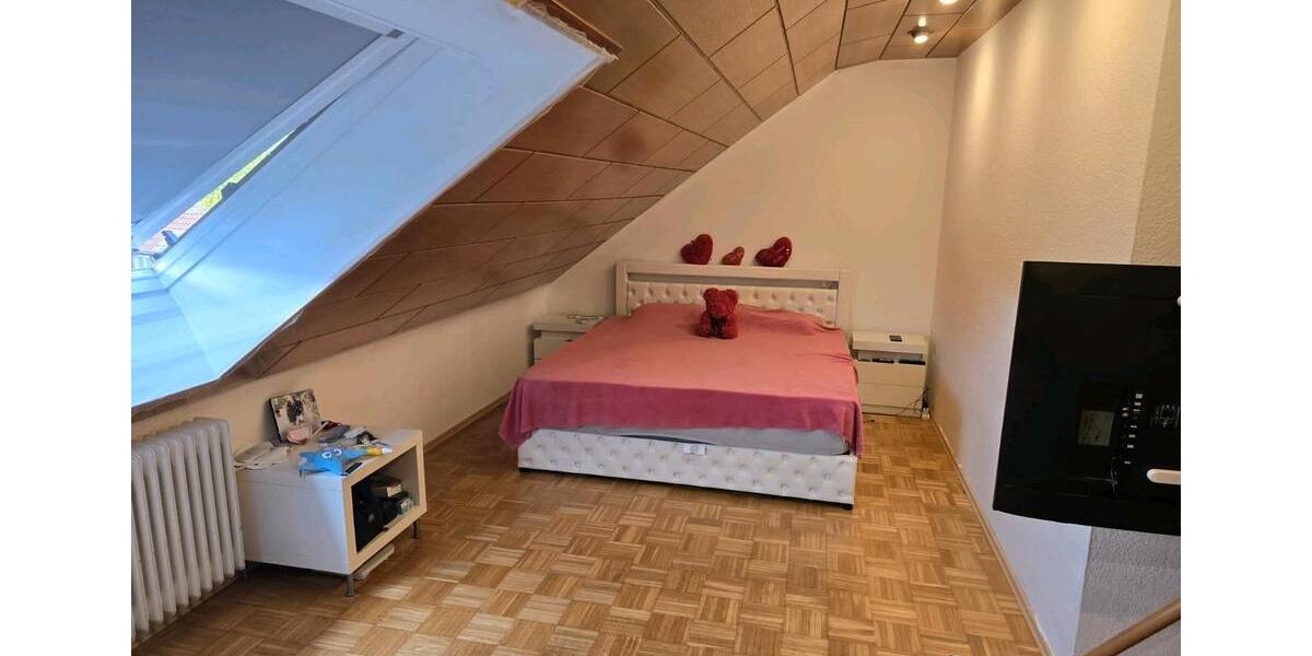 Dachgeschoßwohnung Walddorfhäslach - 5 Zimmer, 125 m&sup2;, 1.160&euro; | Angebot:25615150
