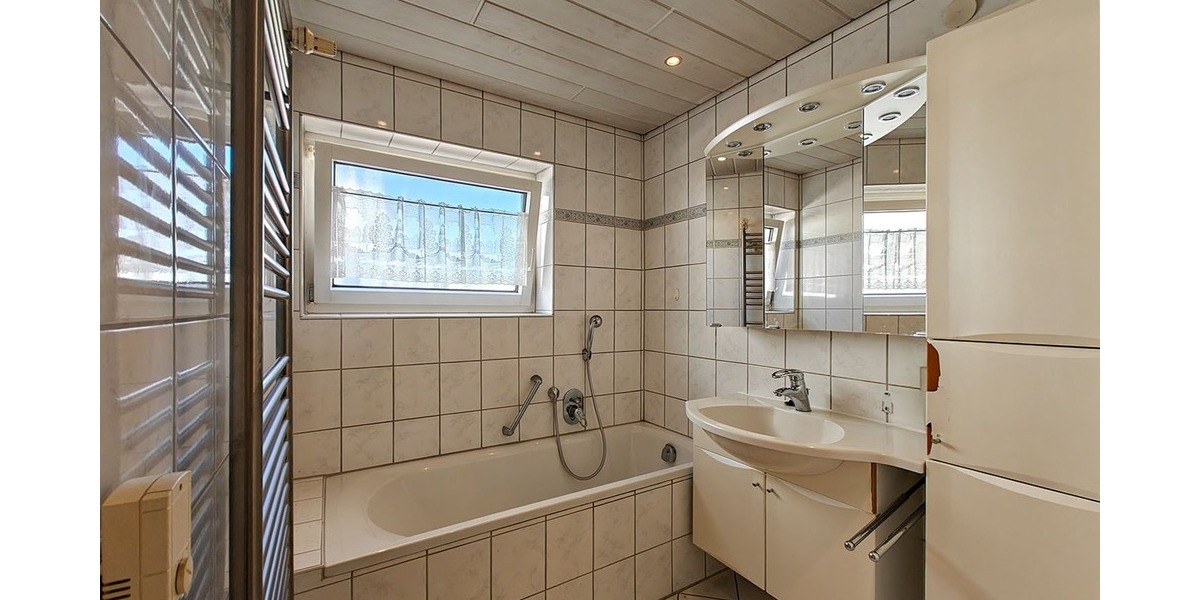 Einfamilien- oder Generationenhaus: 5 Zimmer, 128 m² Wohnfläche auf 635 m² Grundstück - Zweifamilienhaus Bempflingen Kleinbettlingen | Angebot:27513176