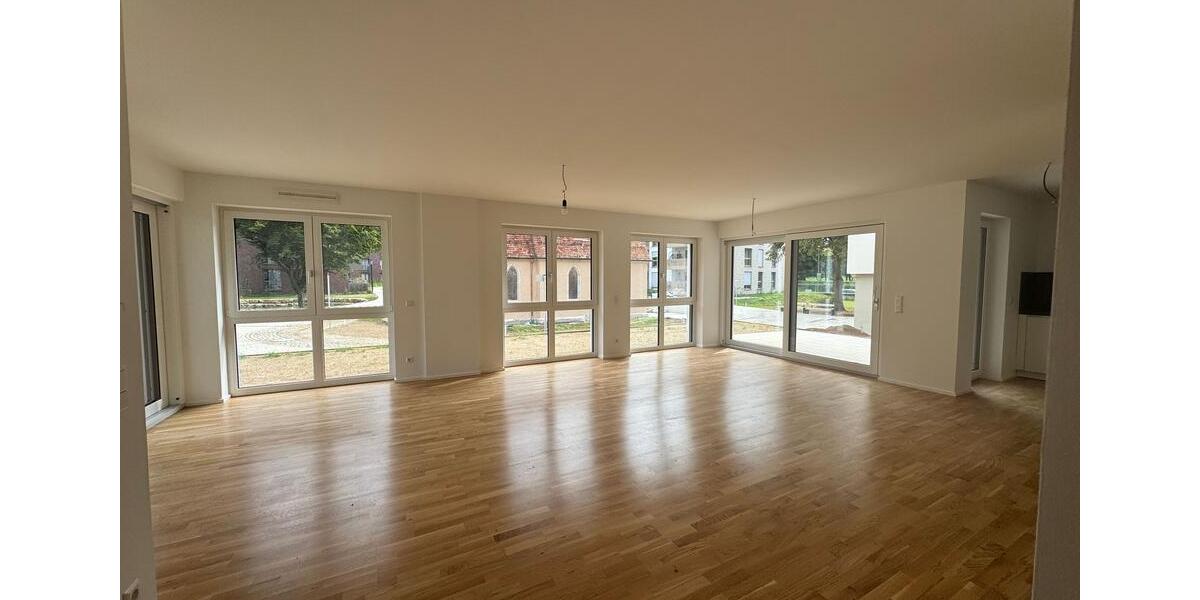 Erdgeschoßwohnung Nürtingen - 4 Zimmer, 138 m&sup2;, 2.060&euro; | Angebot:25972050