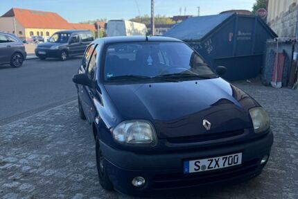 Renault Clio 145.000 km 1.990 &euro; Stuttgart 70437