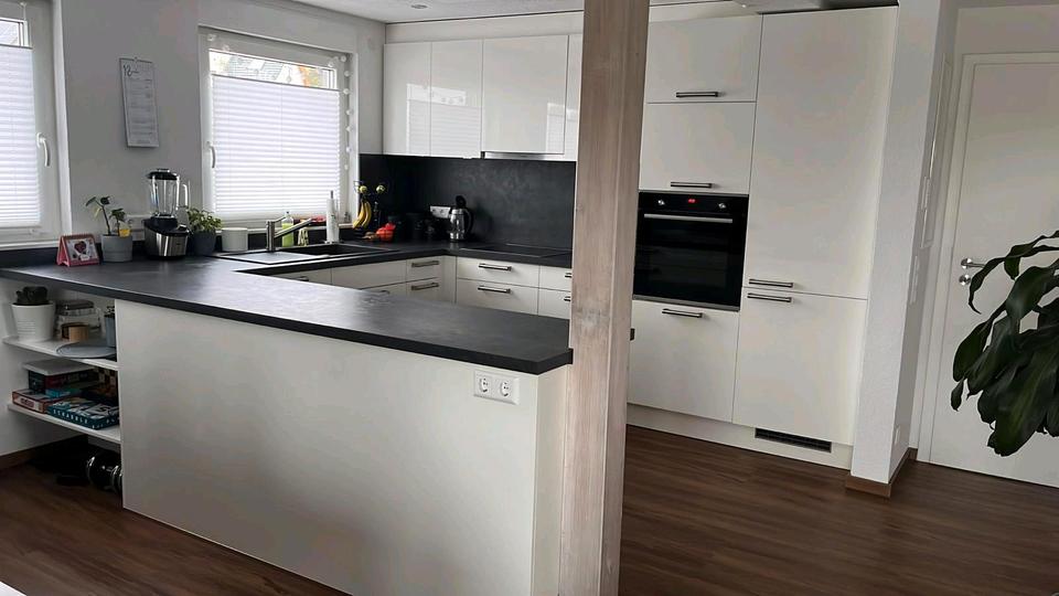 Dachgeschoßwohnung Nürtingen - 3 Zimmer, 80 m&sup2;, 1.000&euro; | Angebot:25264201