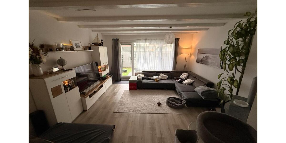 Reihenhaus Wolfschlugen - 6 Zimmer, 145 m&sup2;, 1.800&euro; | Angebot:24715090