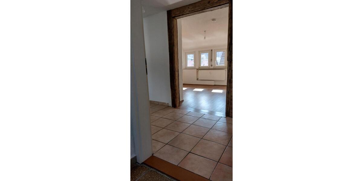 Dachgeschoßwohnung Bad Urach - 2.5 Zimmer, 85 m&sup2;, 229.000&euro; | Angebot:25546362