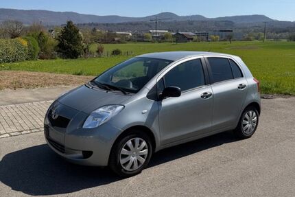 Toyota Yaris 106.000 km 3.900 &euro; Metzingen 72555