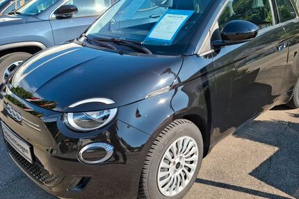 Fiat 500e 3.000 km 12.900 &euro; Bad Urach 72574
