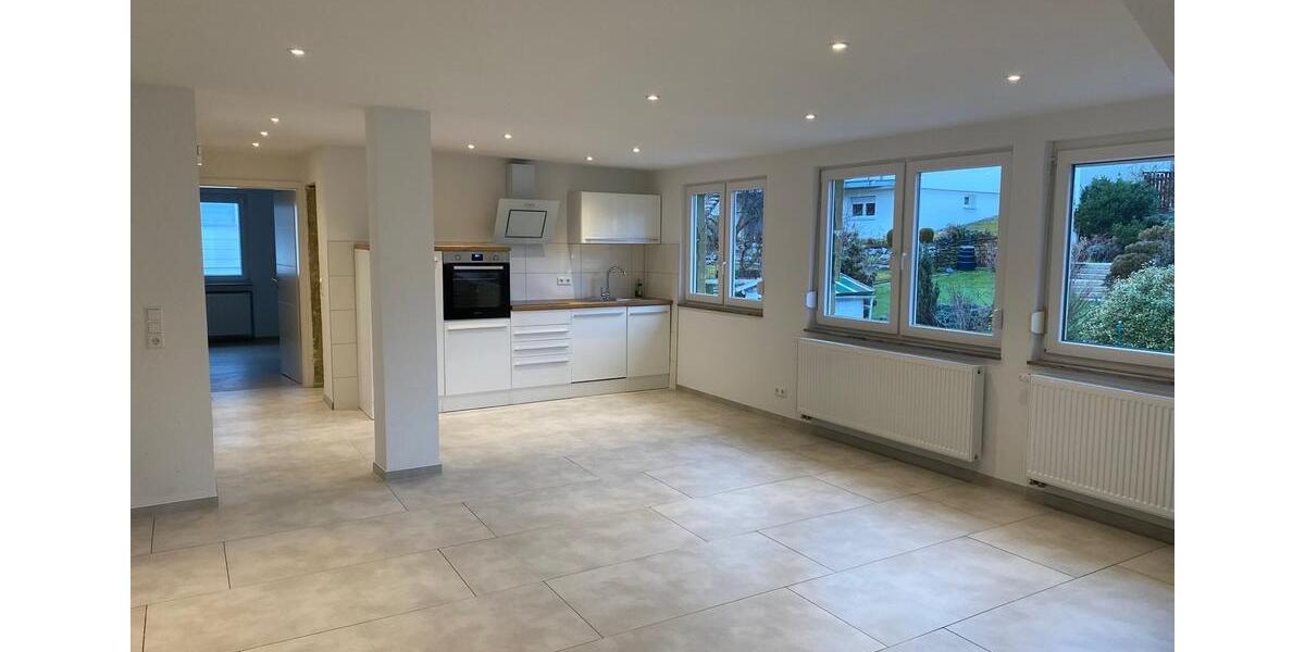 Dachgeschoßwohnung Dettingen an der Erms - 3 Zimmer, 80 m&sup2;, 1.000&euro; | Angebot:25225406