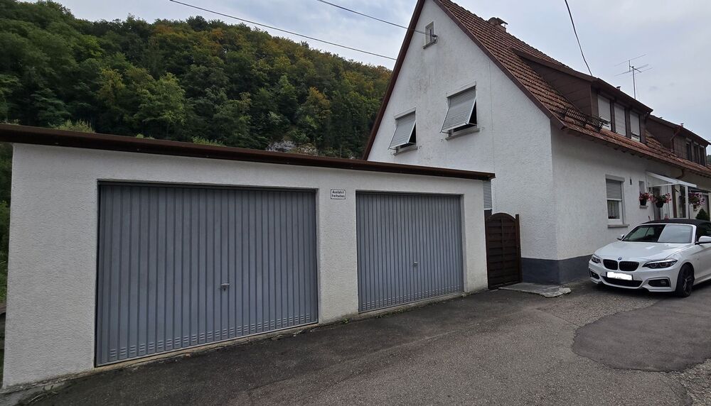 Gepflegte Doppelhaushälfte als 2-Familienhaus mit großem Garten & Weitblick - Einfamilienhaus Bad Urach | Angebot:27500597
