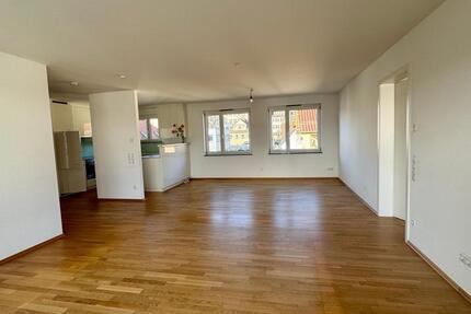 Wohnung Nürtingen - 4.5 Zimmer, 125 m&sup2;, 1.550&euro; | Angebot:25991604