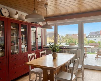 EIN ZUHAUSE MIT MÖGLICHKEITEN - Zweifamilienhaus Sindelfingen | Angebot:26508490