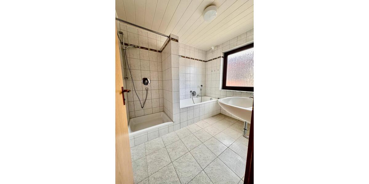 Etagenwohnung Nufringen - 3.5 Zimmer, 102 m&sup2;, 1.350&euro; | Angebot:25928788