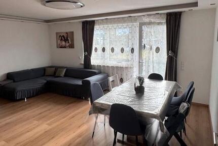 Wohnung Böblingen - 4 Zimmer, 100 m&sup2;, 2.200&euro; | Angebot:25989325