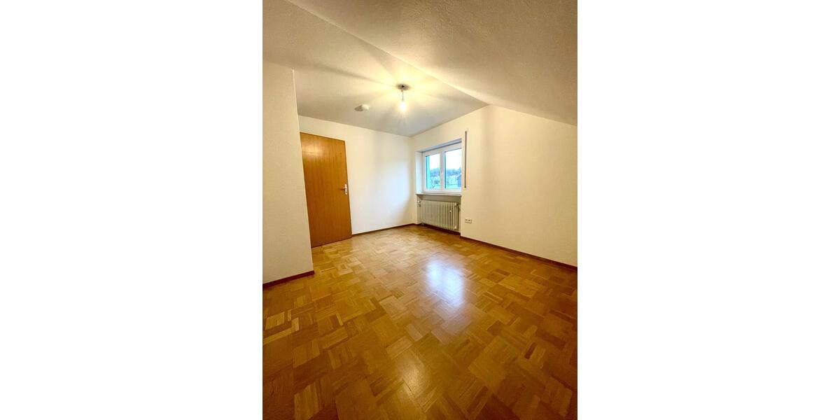 Dachgeschoßwohnung Ammerbuch - 3 Zimmer, 85 m&sup2;, 1.050&euro; | Angebot:25264212